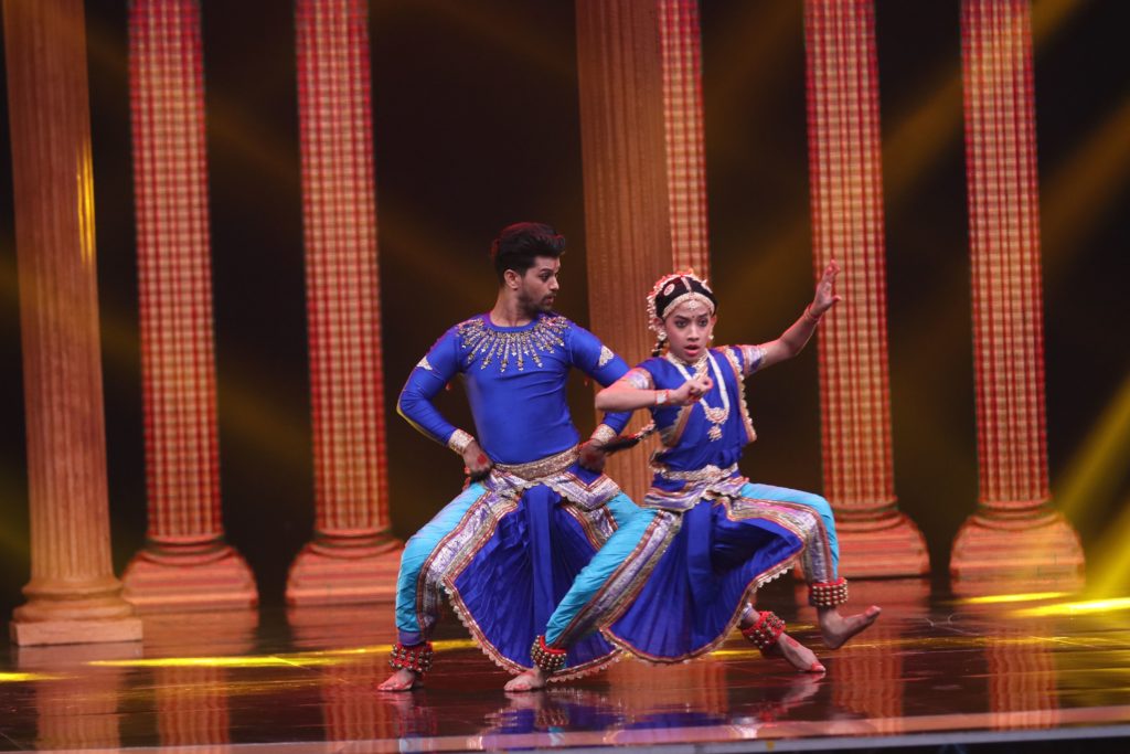 Daler Mehndi and Mika Singh on Super Dancer Chapter 2 - 1