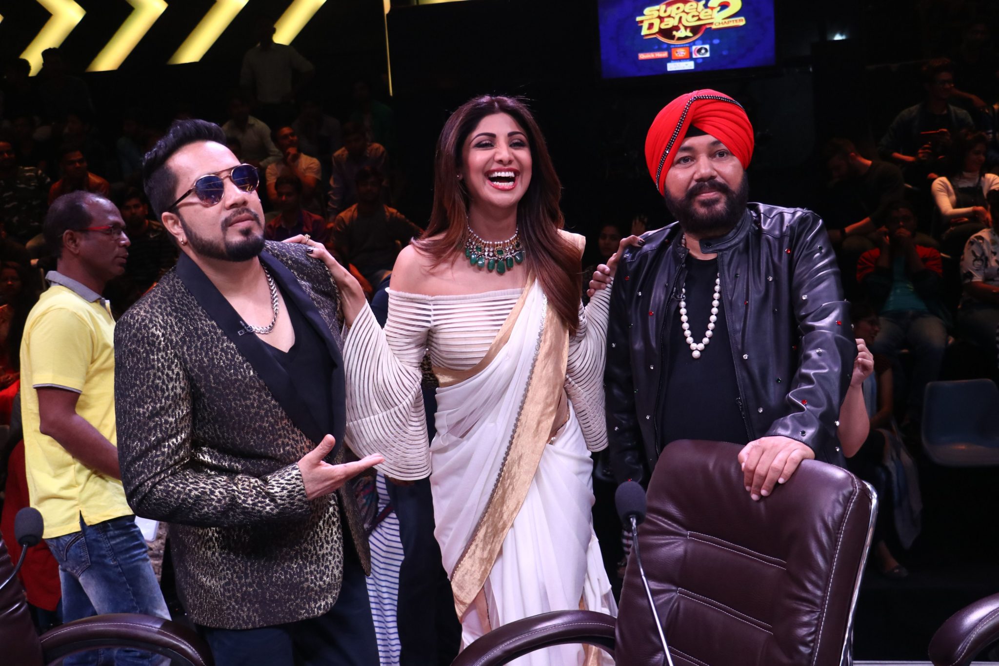 Daler Mehndi and Mika singh on Super Dancer Chapter 2 6