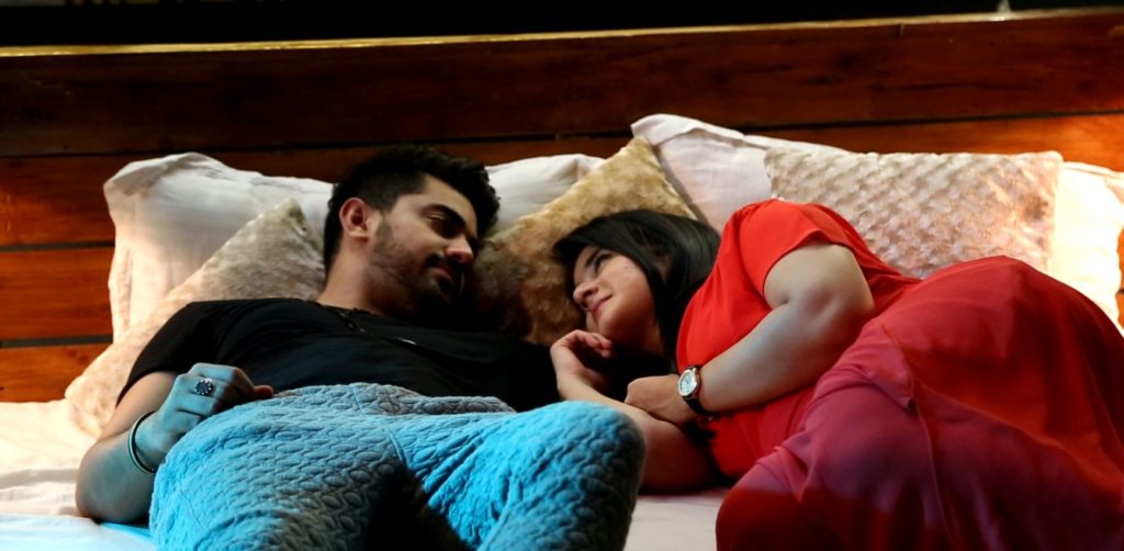 Emotional last scene of Avni and Neil from Naamkarann - 1