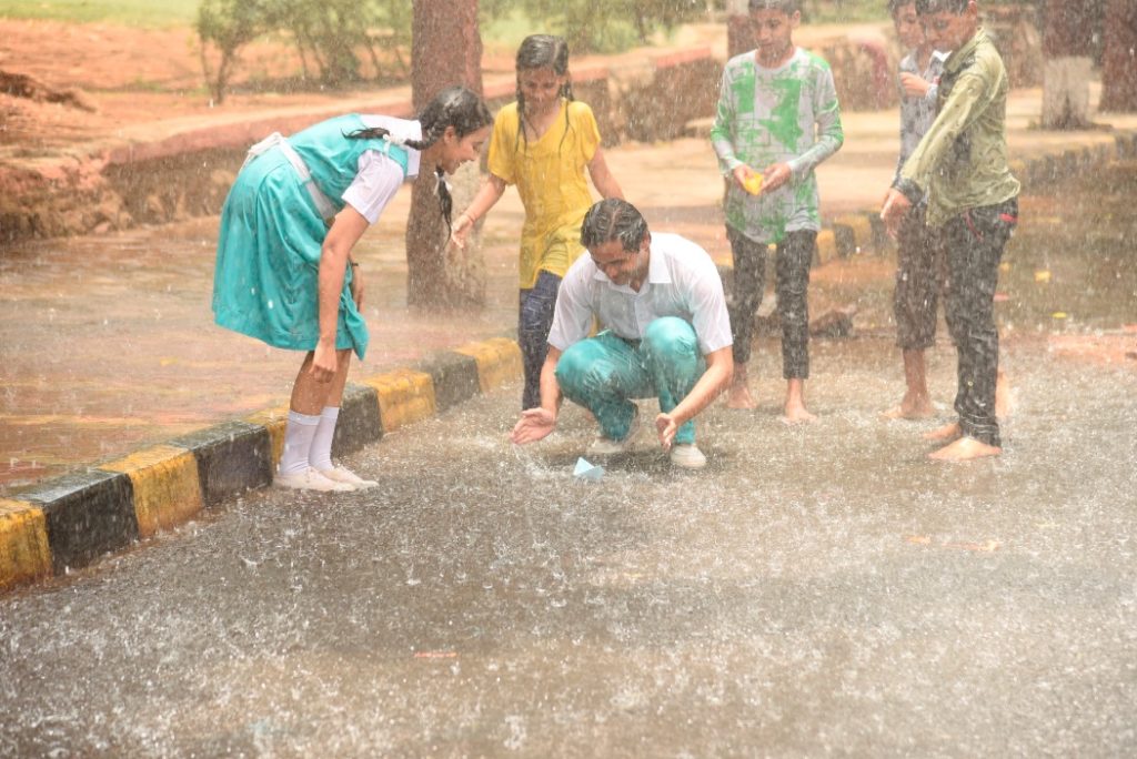 Sameer and Naina reminiscing their rain romance in Yeh Un Dinon Ki Baat Hai - 10