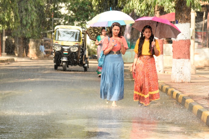 Sameer and Naina reminiscing their rain romance in Yeh Un Dinon Ki Baat Hai - 2