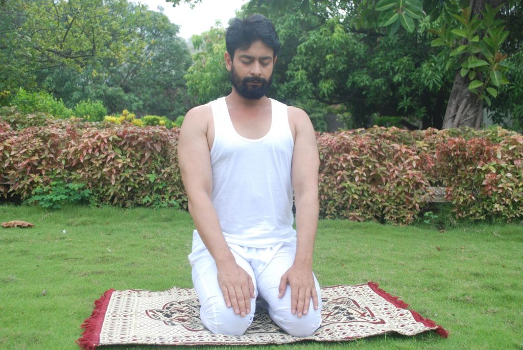 Abeer Soofi’s Yoga asanas from the sets of Mere Sai - 1