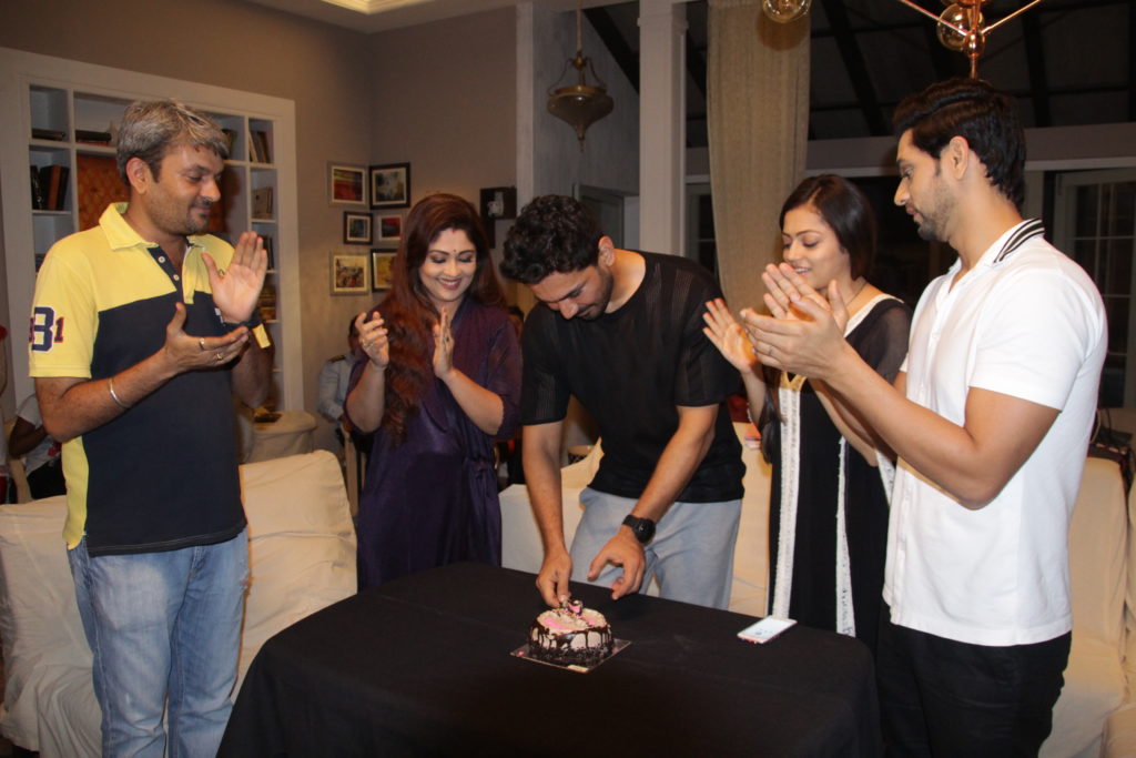 Silsila Badalte Rishton Ka cast welcomes Abhinav Shukla on the sets - 3