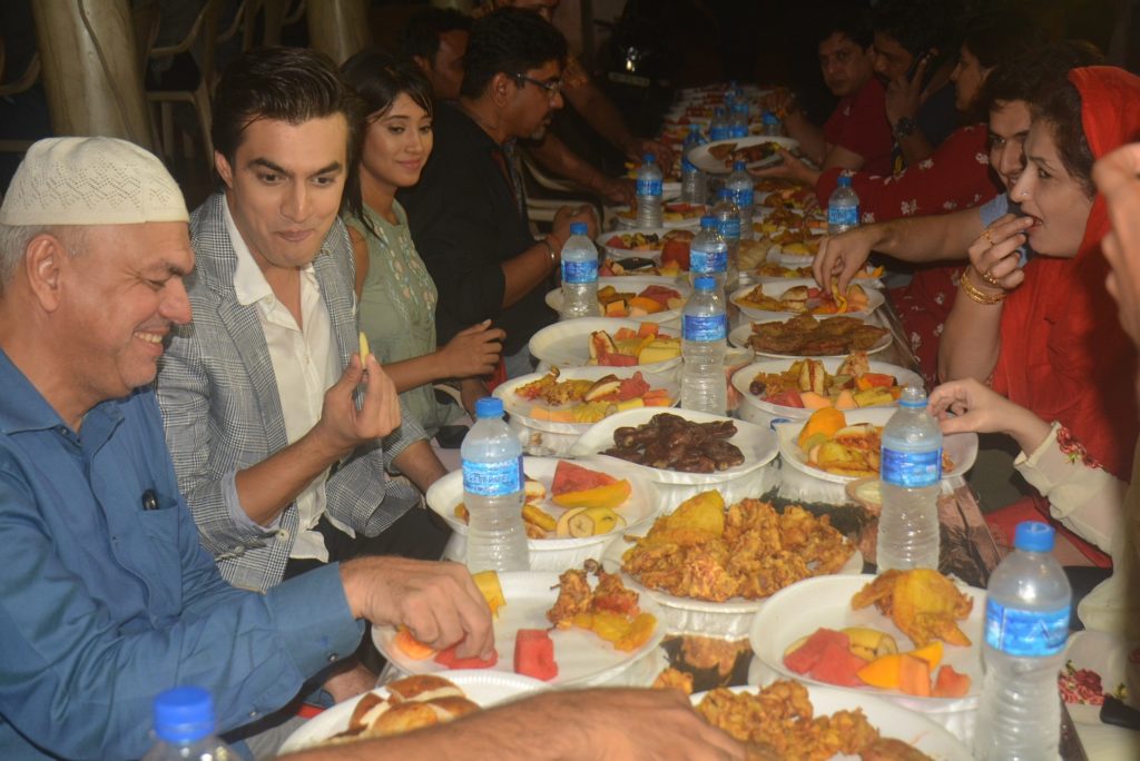 Iftar party on Yeh Rishta Kya Kehlata Hai - 1