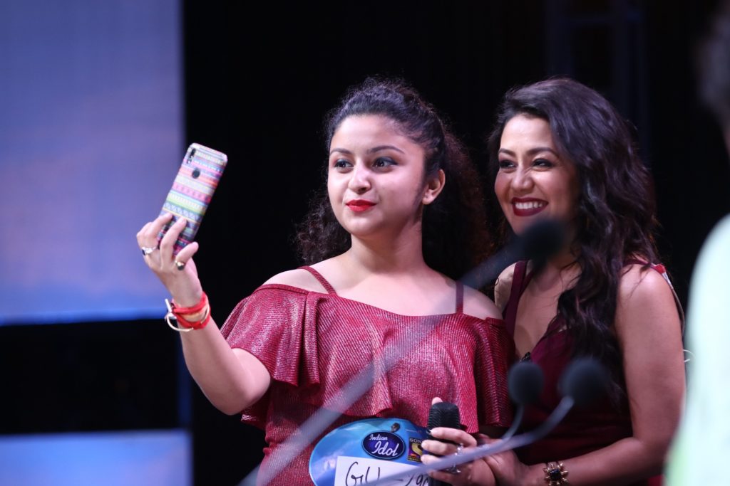 Neha Kakkar’s crazy fans ‘Nehearts’ on Indian Idol 10