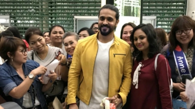 Ashish Sharma and Archana Taide get a warm welcome at Bangkok airport