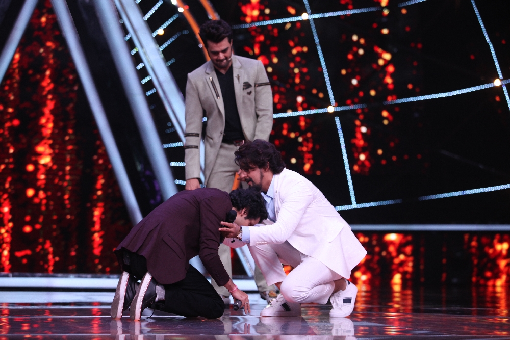 Indian Idol 10 salutes the Indian Army with Team Paltan - 0