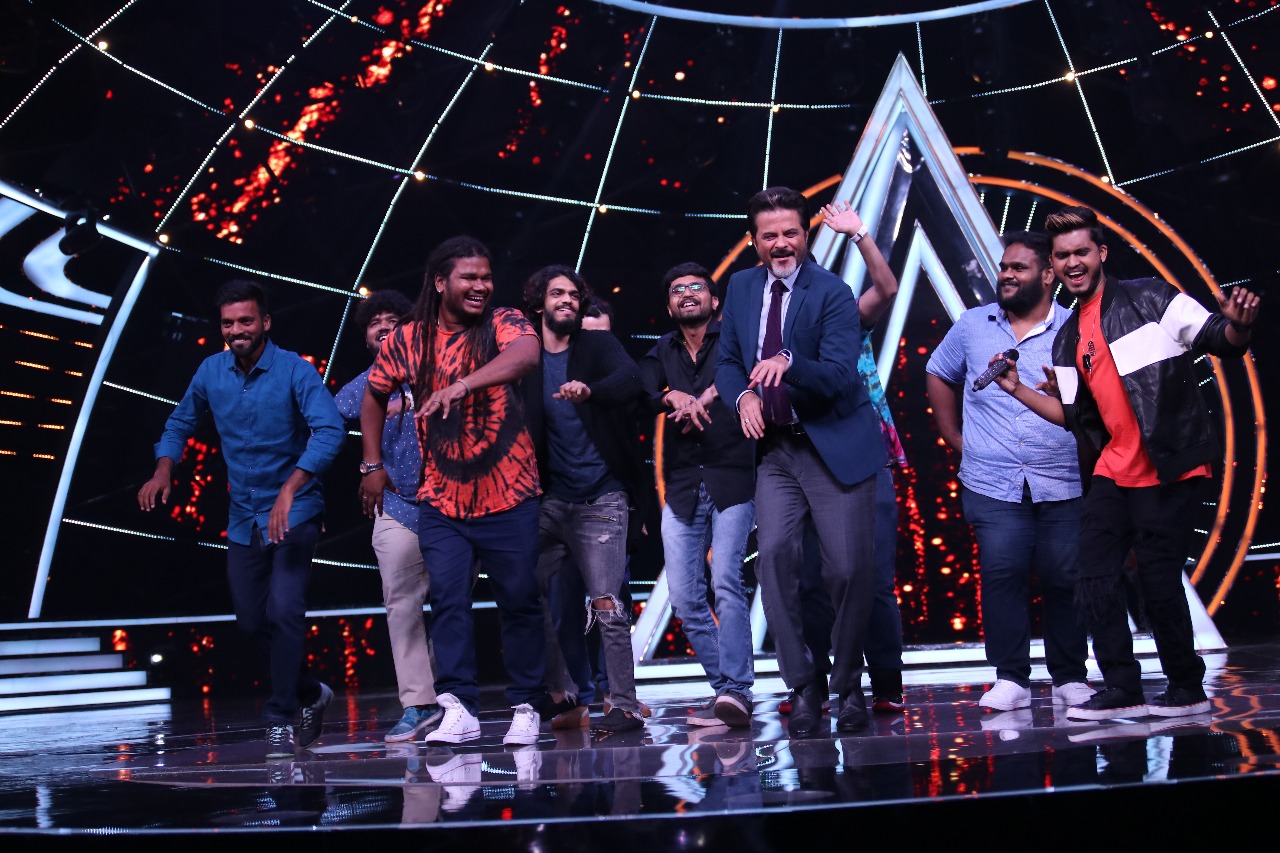 Fanney Khan Team grooves to the tunes of Indian Idol 10 contestants