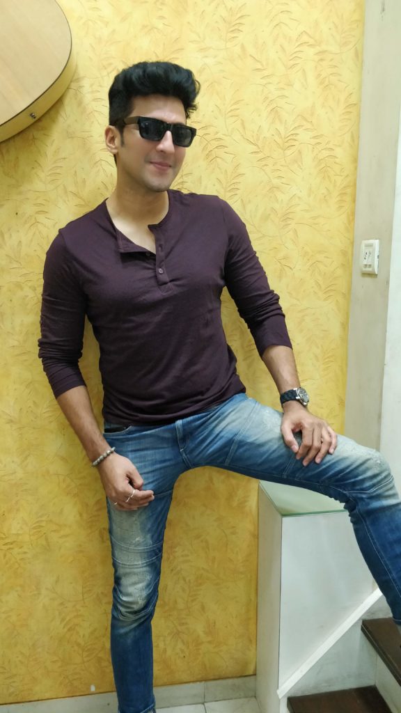 Manish Raisinghan poses after a fun LIVE chat with IWMBuzz - 1