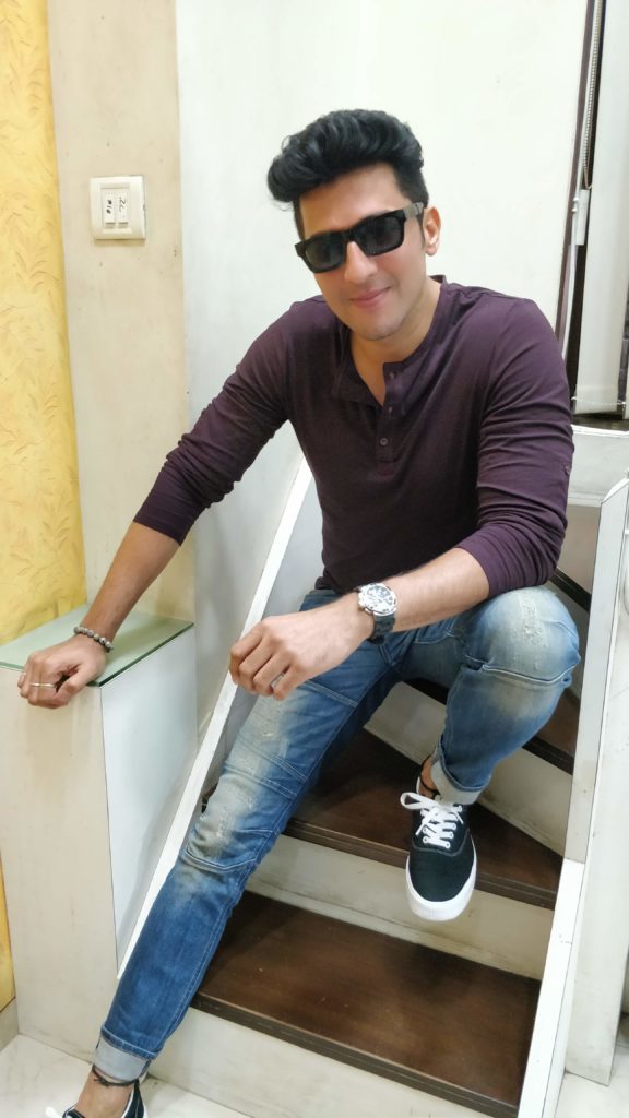 Manish Raisinghan poses after a fun LIVE chat with IWMBuzz - 6