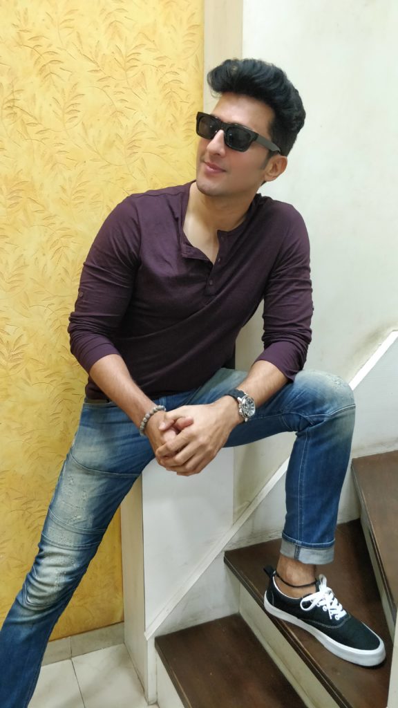 Manish Raisinghan poses after a fun LIVE chat with IWMBuzz - 4