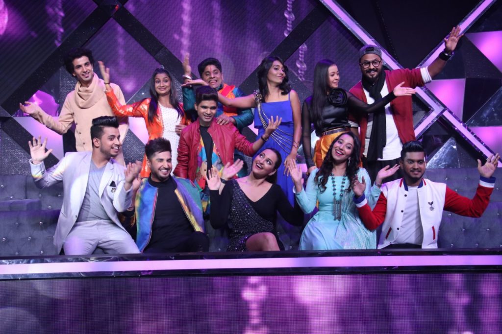 Sonakshi Sinha, Jassi Gill, John Abraham and Manoj Bajpai on Indian Idol 10 - 11