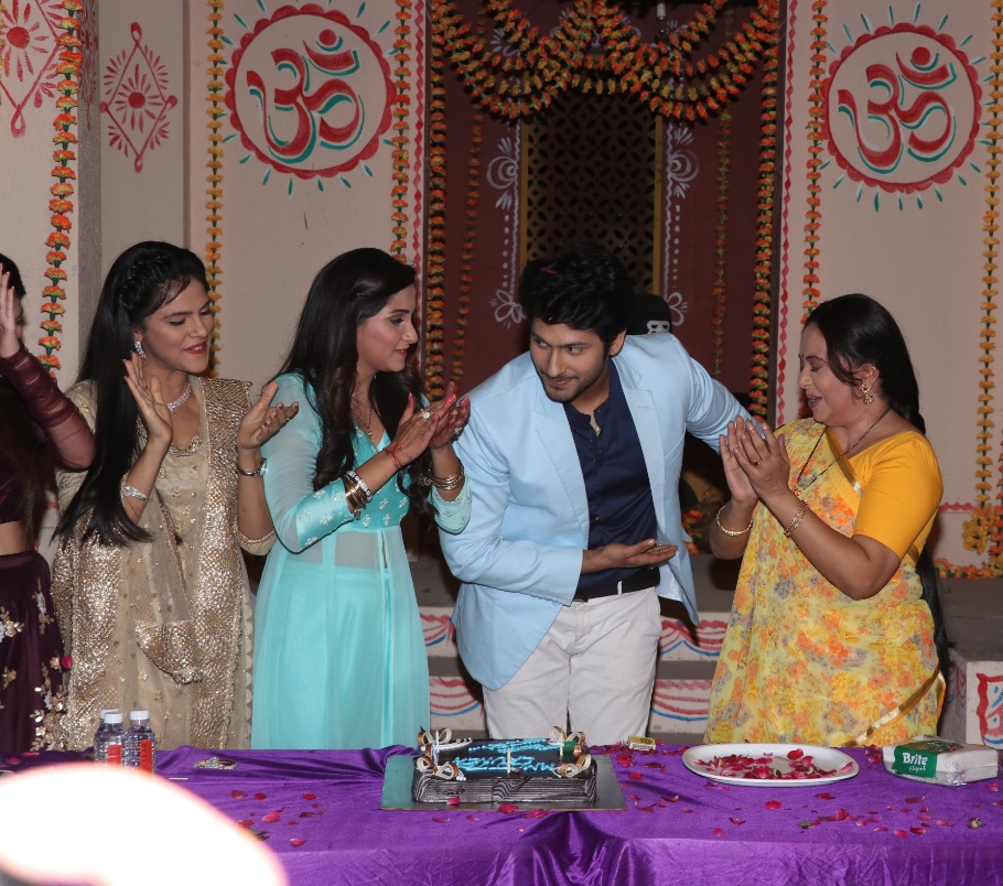 Double celebrations on the sets of Sony TV’s Main Maayke Chali Jaaungi Tum Dekhte Rahiyo - 0