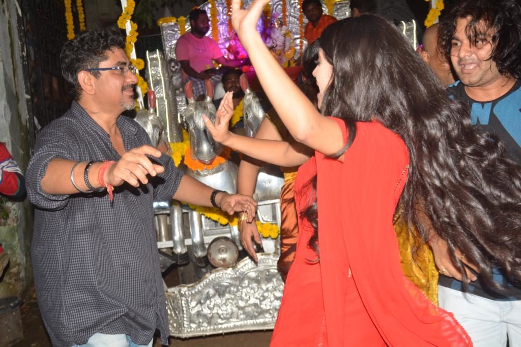 Ganpati visarjan on Yeh Rishta Kya Kehlata Hai sets - 1