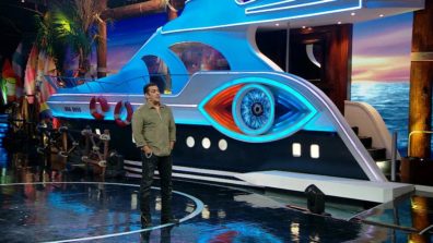 Salman Khan plays a prank on contestants in Weekend Ka Vaar