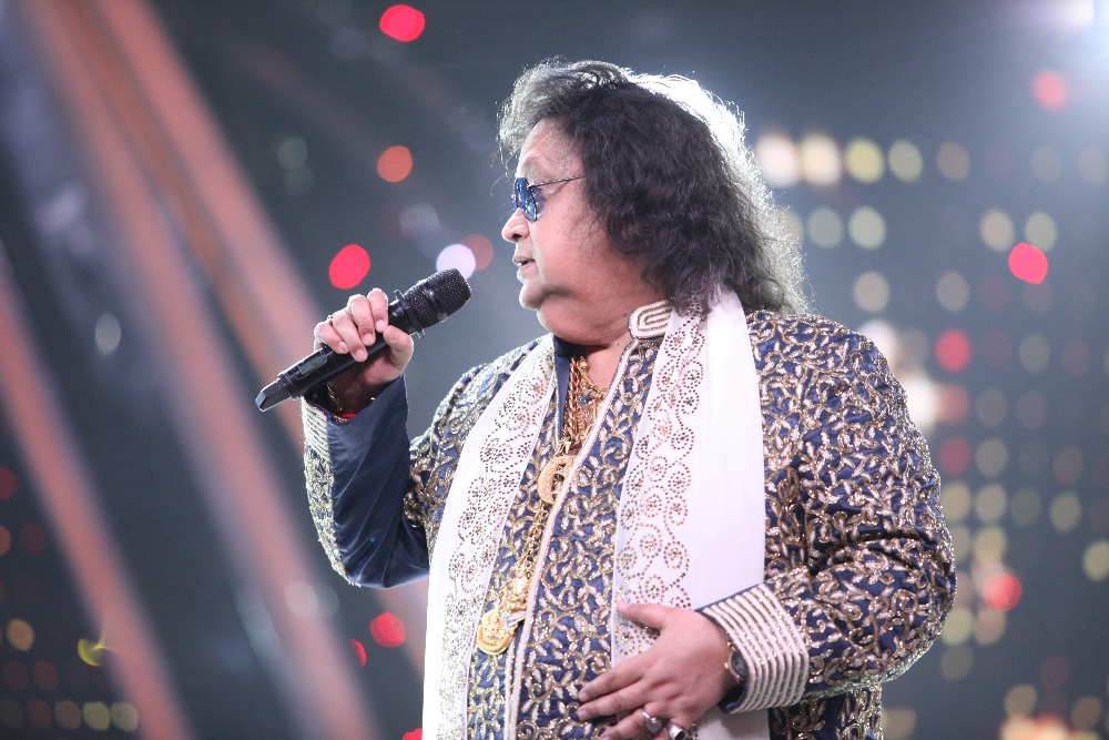 Ramdev Baba, Jawed Ali and Bappi Lahiri join Diwali special episode on Indian Idol 10 - 4