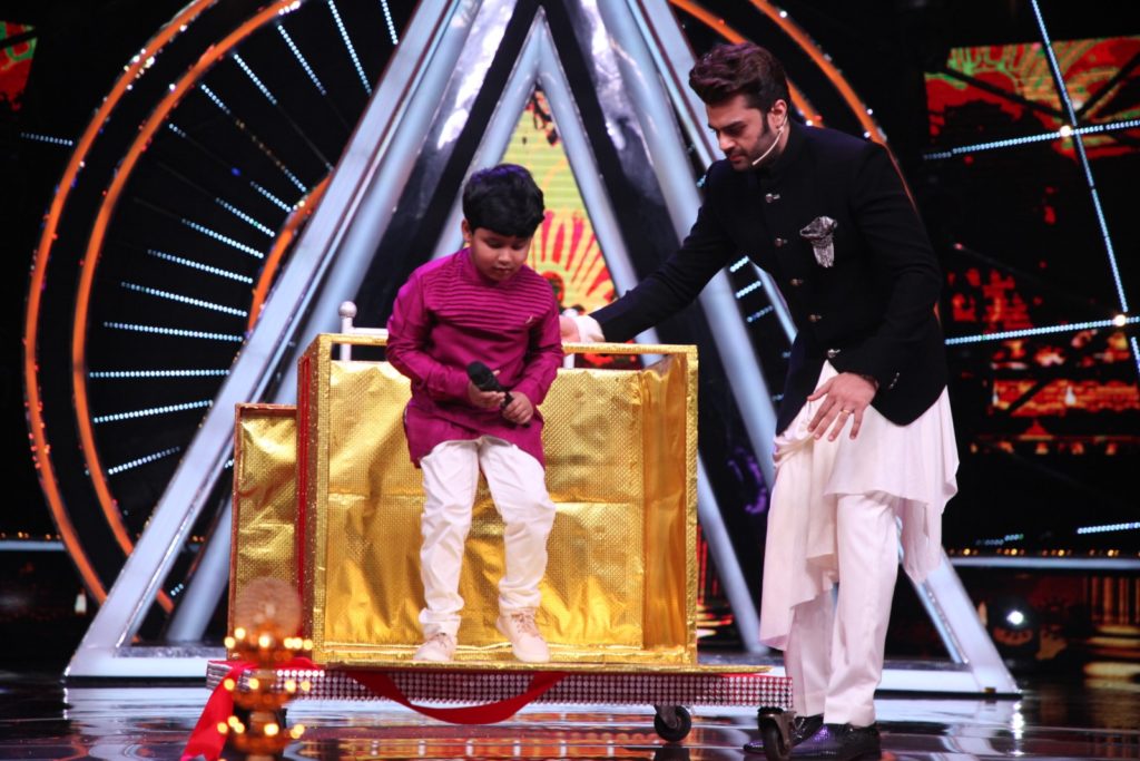 Ramdev Baba, Jawed Ali and Bappi Lahiri join Diwali special episode on Indian Idol 10 - 9