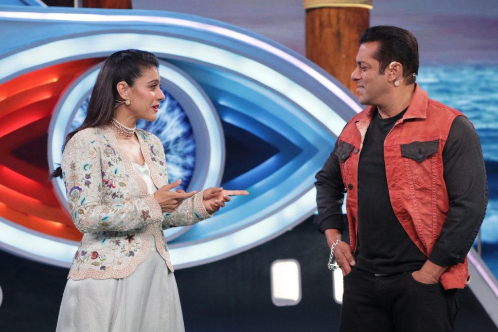 Kajol with Salman Khan in Bigg Boss 12 - 1