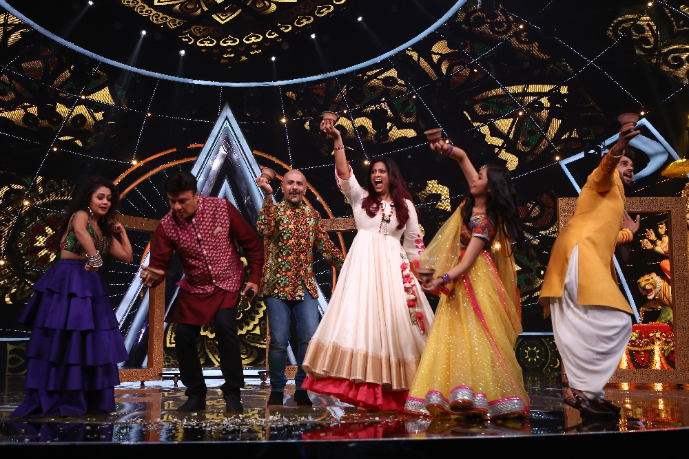 Navratri Special on Indian Idol 10 - 8