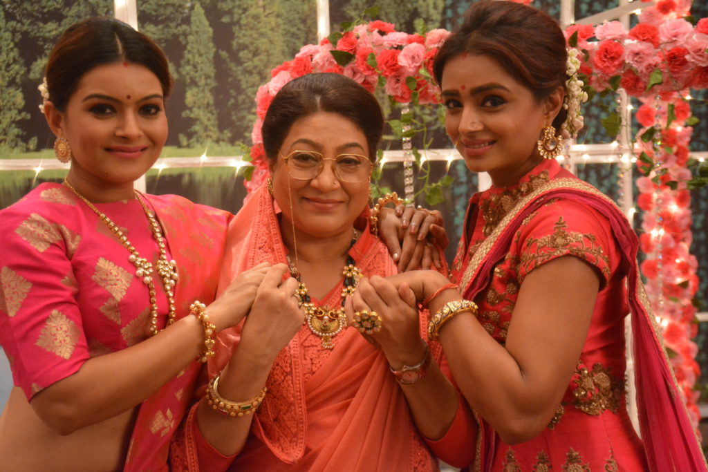 Wedding pics of Kartik and Naira! - 0