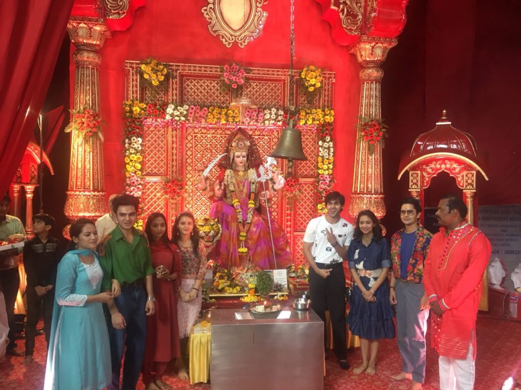 Yeh Un Dinon Ki Baat Hai cast celebrates Navratri festival! - 6