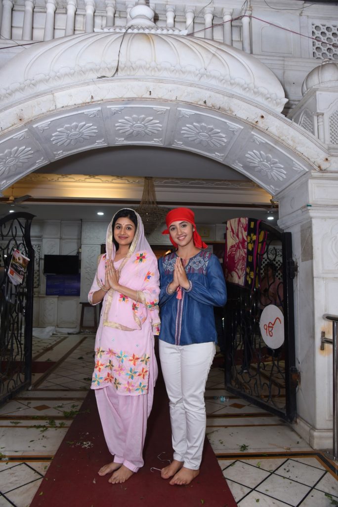 Patiala Babes’ Paridhi Sharma and Ashnoor Kaur seek blessings at a Gurudwara - 7