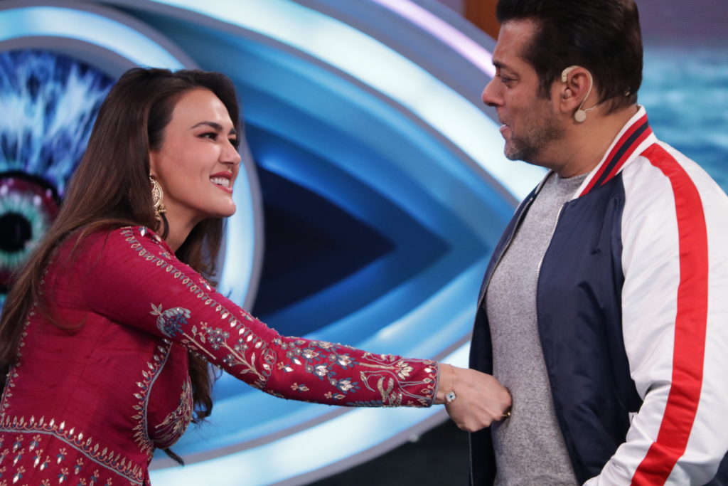 Preity Zinta meets Salman Khan in Bigg Boss 12 - 9