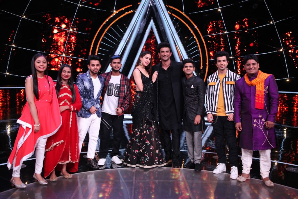 Sushant Singh Rajput and Sara Ali Khan on Indian Idol 10 - 5