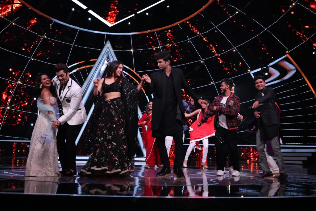 Sushant Singh Rajput and Sara Ali Khan on Indian Idol 10 - 6