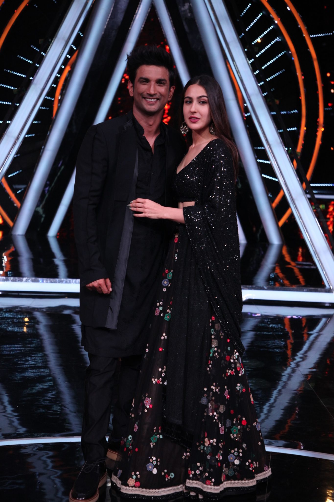 Sushant Singh Rajput and Sara Ali Khan on Indian Idol 10