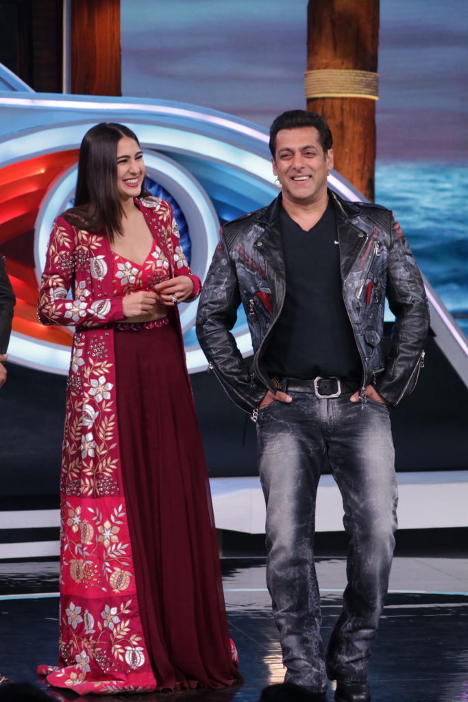 Sara Ali Khan and Sushant Singh Rajput meet Salman Khan in Bigg Boss 12 – Weekend Ka Vaar - 6