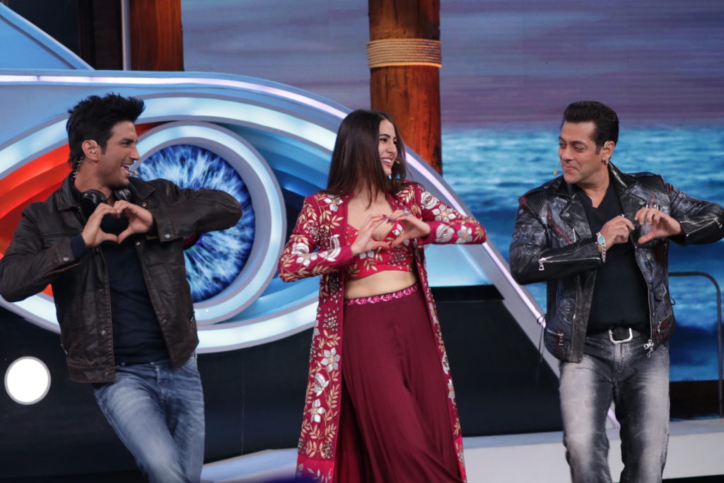 Sara Ali Khan and Sushant Singh Rajput meet Salman Khan in Bigg Boss 12 – Weekend Ka Vaar - 11