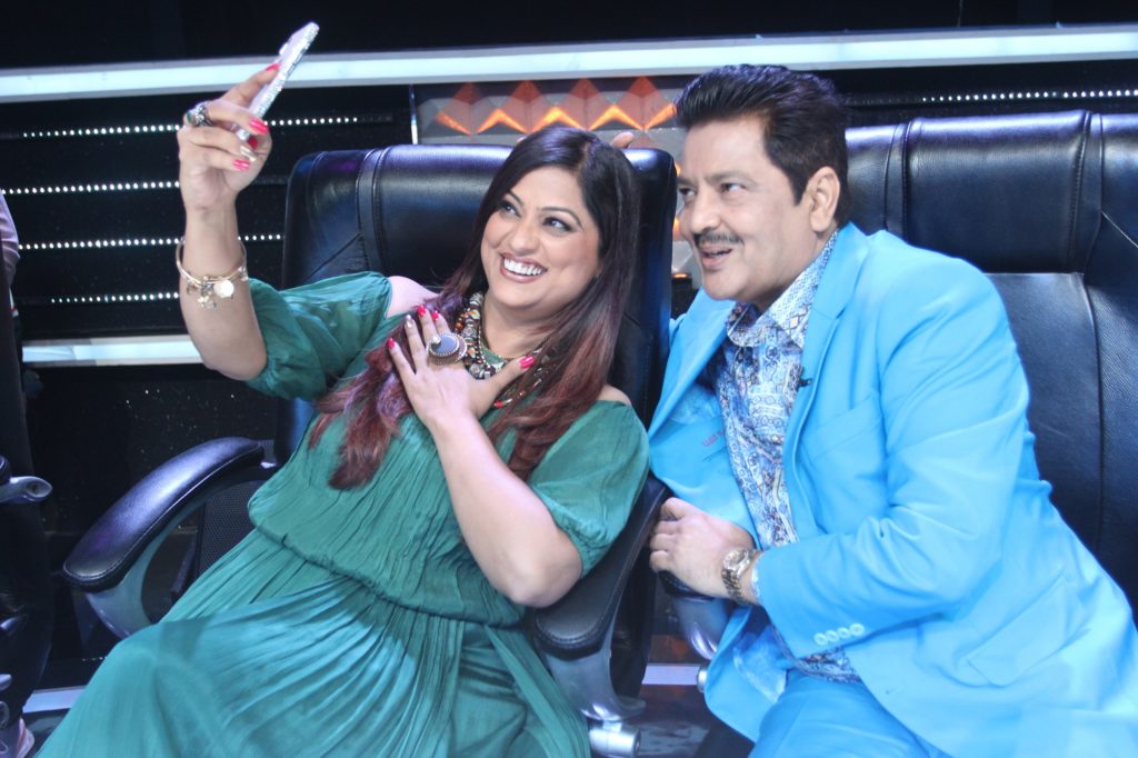 Raveena Tondon and Udit Narayan on Zee TV’s Sa Re Ga Ma Pa - 5