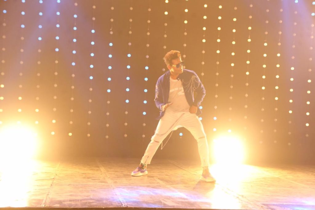 Sneha Ullal and Qaiz Khan’s music video’s shoot stills - 4