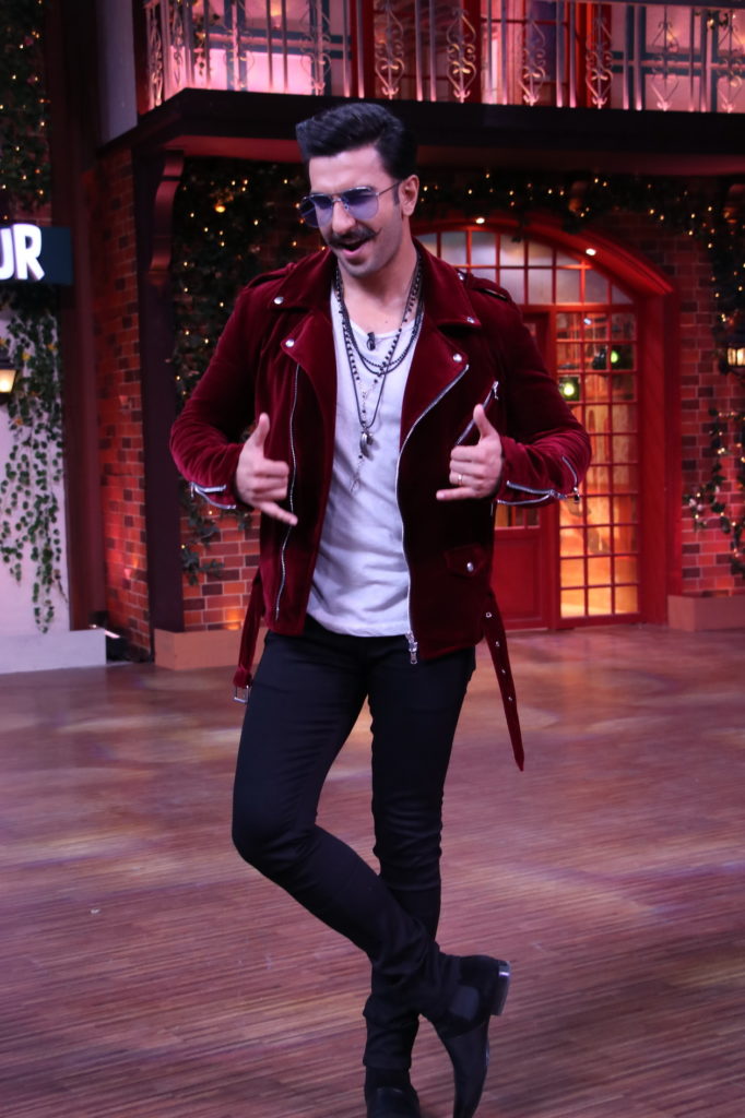 Ranveer Singh, Sara Ali Khan and Sonu Sood on the sets of The Kapil Sharma Show - 4