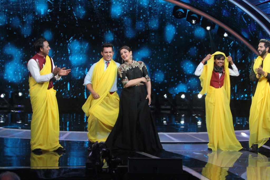 Raveena Tondon and Udit Narayan on Zee TV’s Sa Re Ga Ma Pa - 9