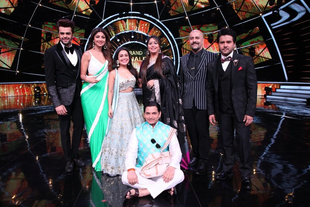 Starcast of Zero on Indian Idol 10 Grand Finale - 5