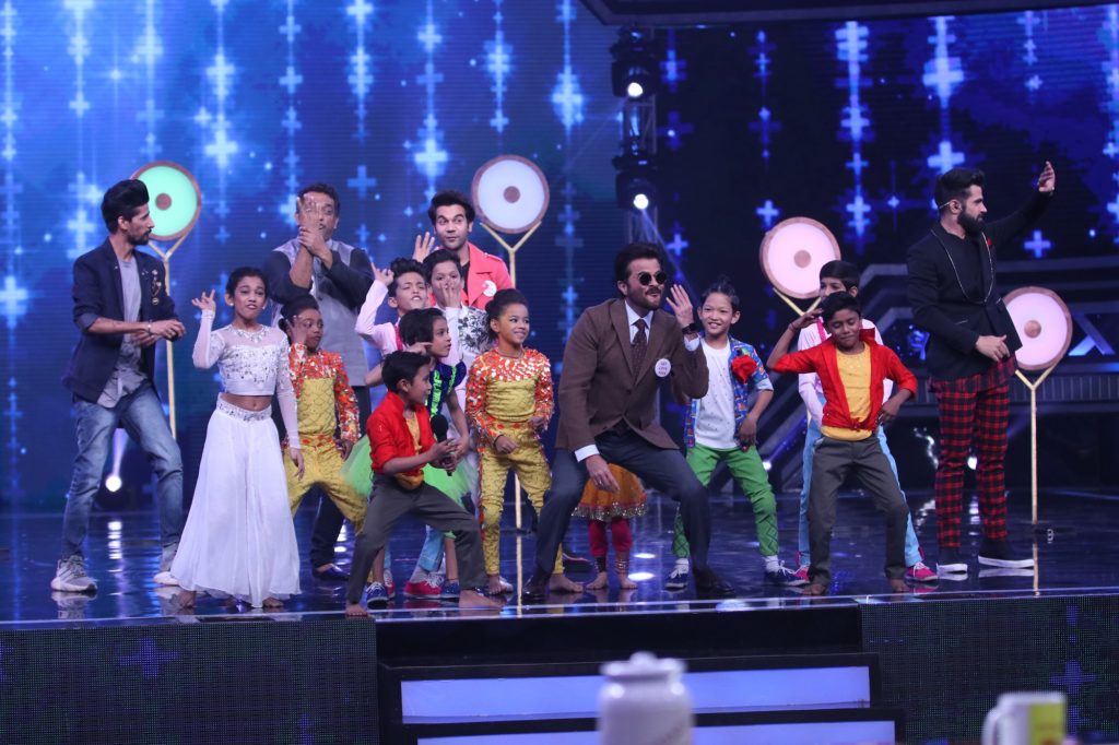 Ek Ladki Ko Dekha Toh Aisa Laga star cast graces Super Dancer Chapter 3 - 1