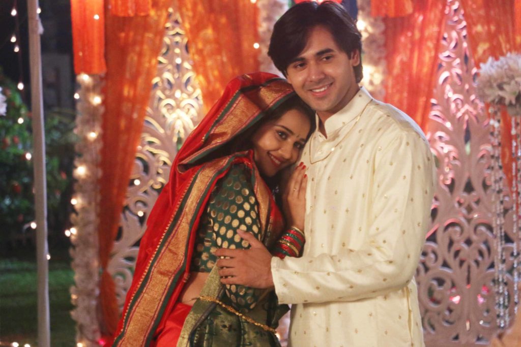 Sameer and Naina’s engagement pics from Yeh Un Dinon Ki Baat Hain - 1