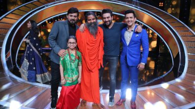 Baba Ramdev graces the sets of Sa Re Ga Ma Pa at the Pre-Finale episode