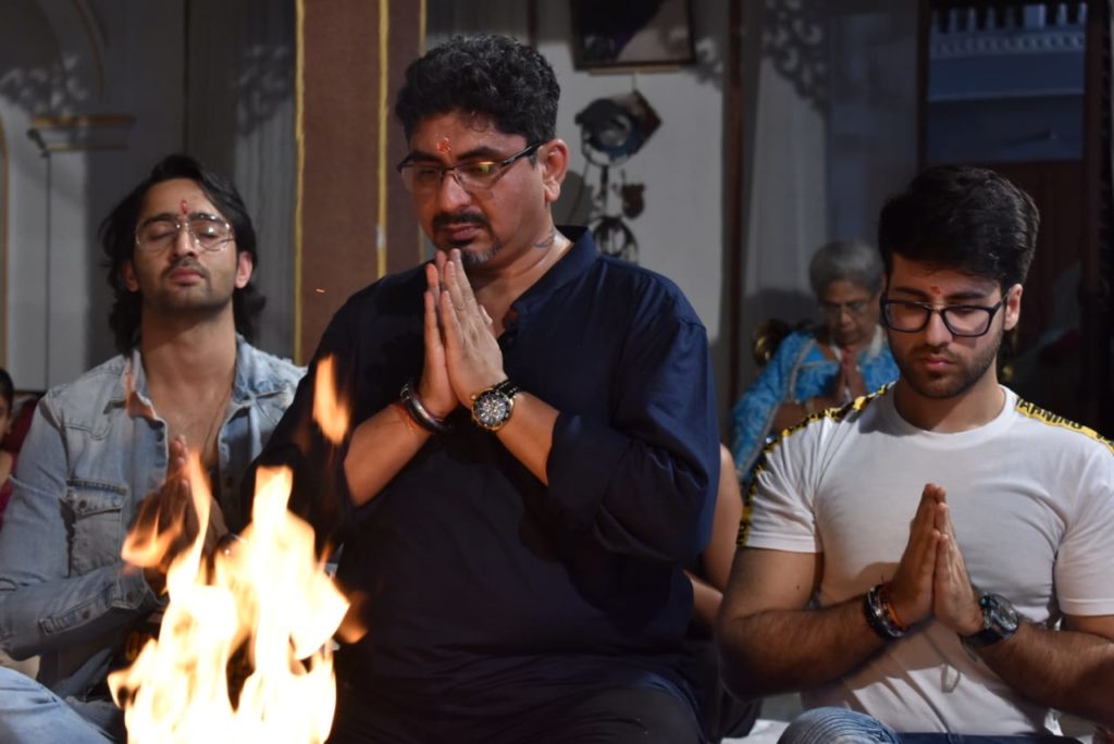 Rajan Shahi organizes Havan on the set of Shaheer Sheikh-Rhea Sharma starrer Yeh Rishtey Hai Pyaar Ke 4