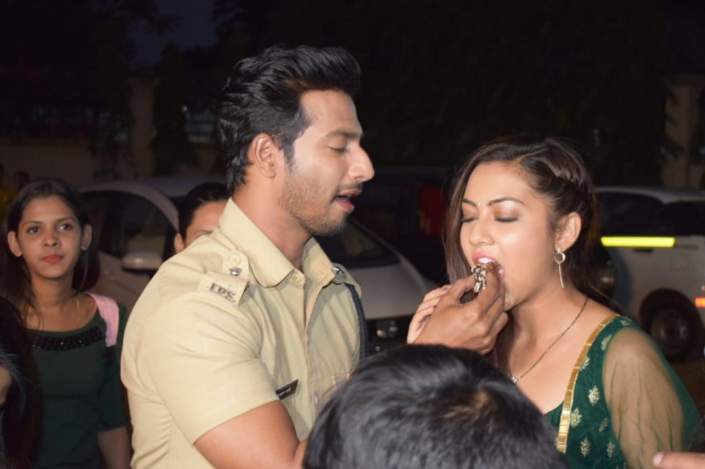 Sehban Azim’s birthday celebrations on the sets of Tujhse Hai Raabta - 11