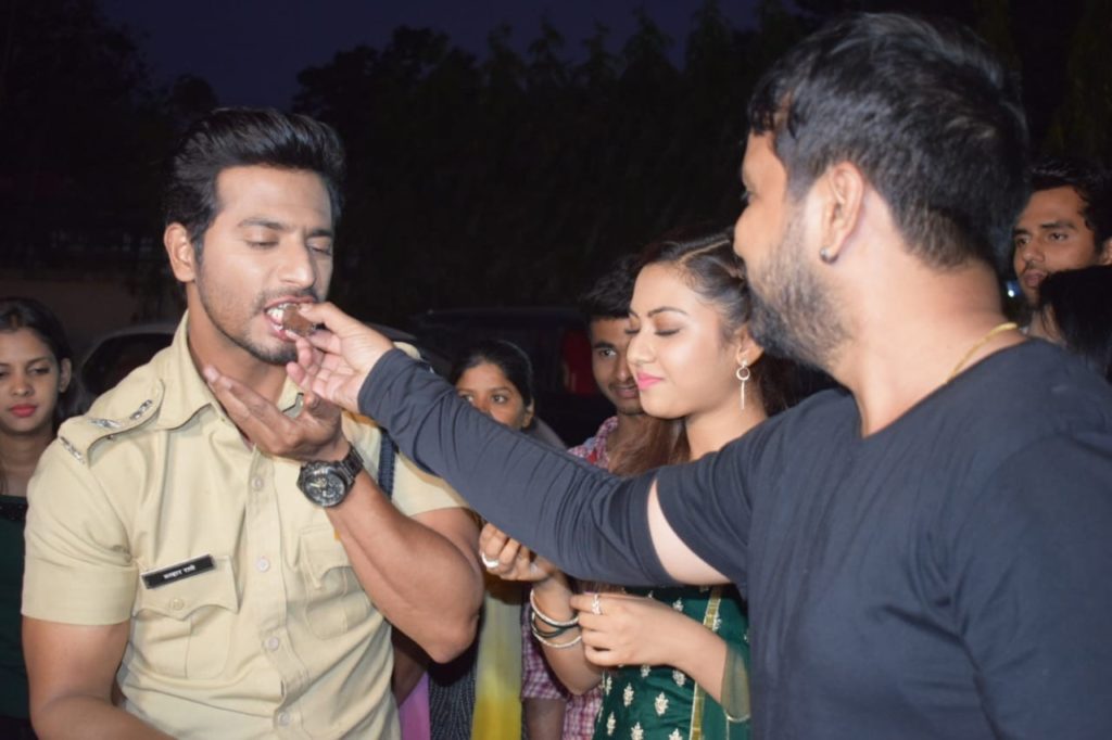 Sehban Azim’s birthday celebrations on the sets of Tujhse Hai Raabta - 12