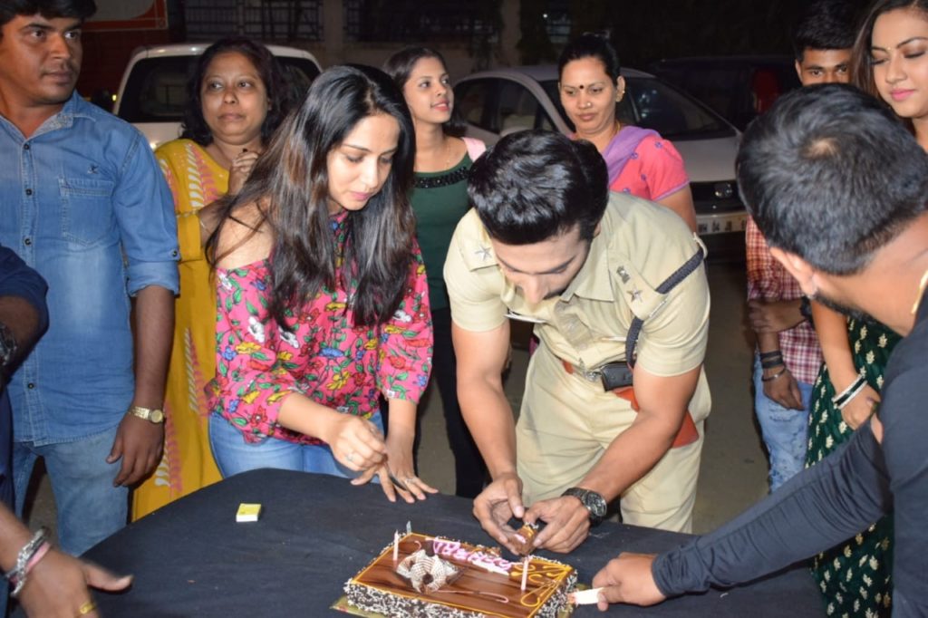 Sehban Azim’s birthday celebrations on the sets of Tujhse Hai Raabta - 15