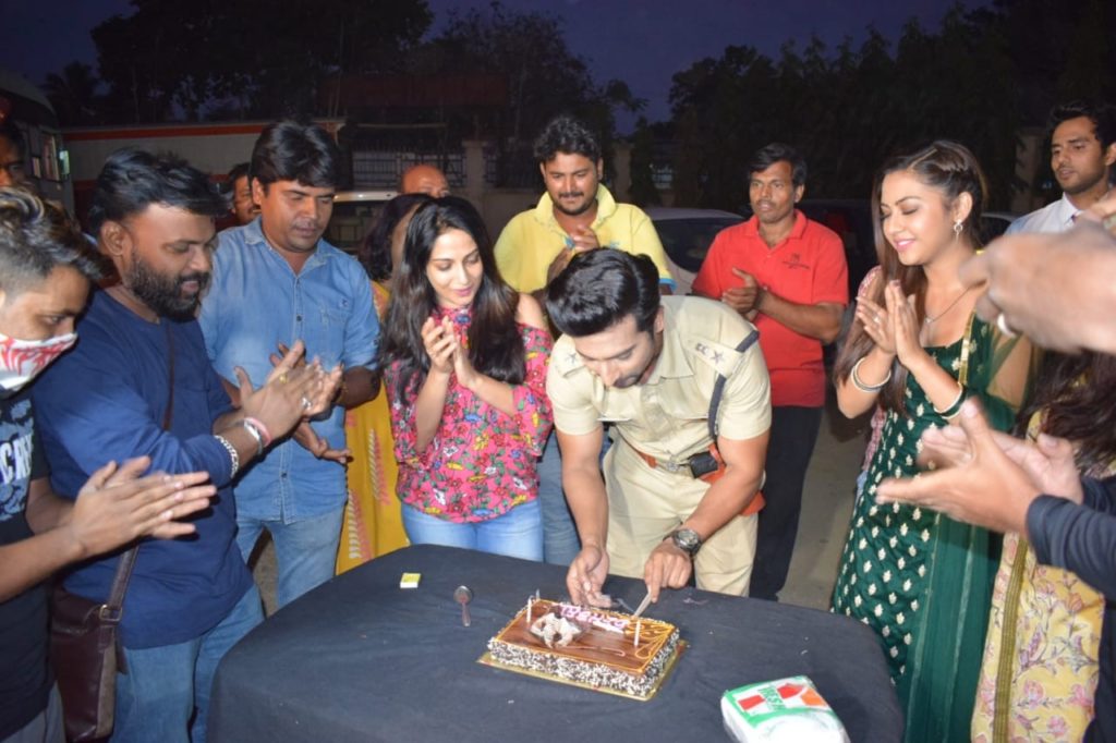 Sehban Azim’s birthday celebrations on the sets of Tujhse Hai Raabta - 16