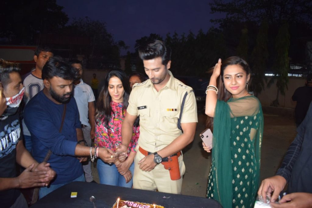 Sehban Azim’s birthday celebrations on the sets of Tujhse Hai Raabta - 1