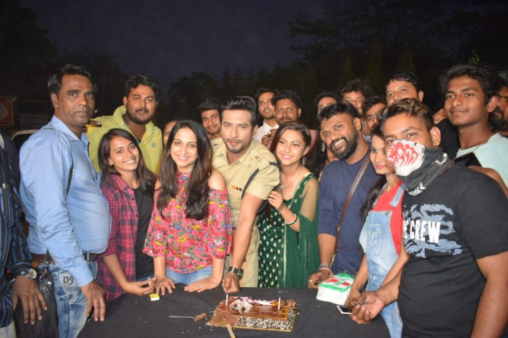 Sehban Azim’s birthday celebrations on the sets of Tujhse Hai Raabta - 2