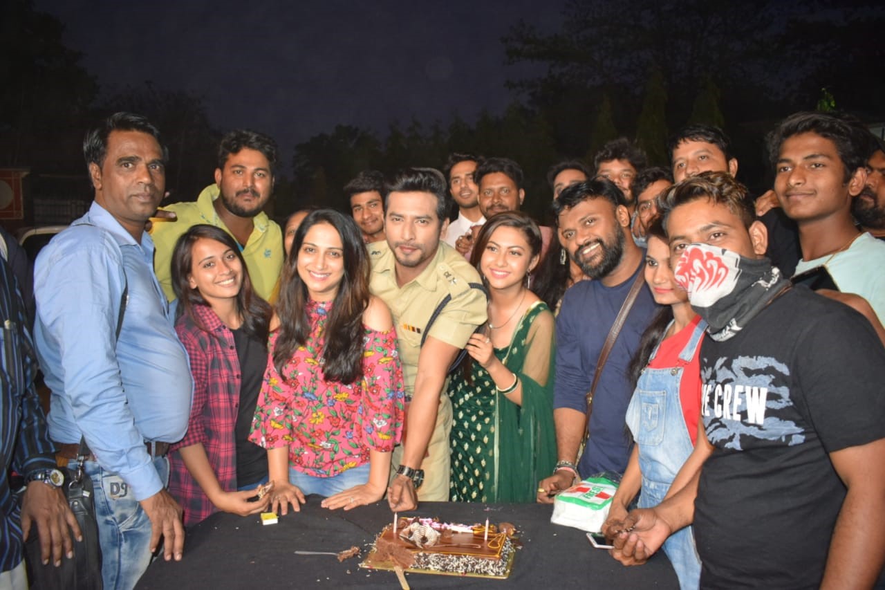 Sehban Azim’s birthday celebrations on the sets of Tujhse Hai Raabta