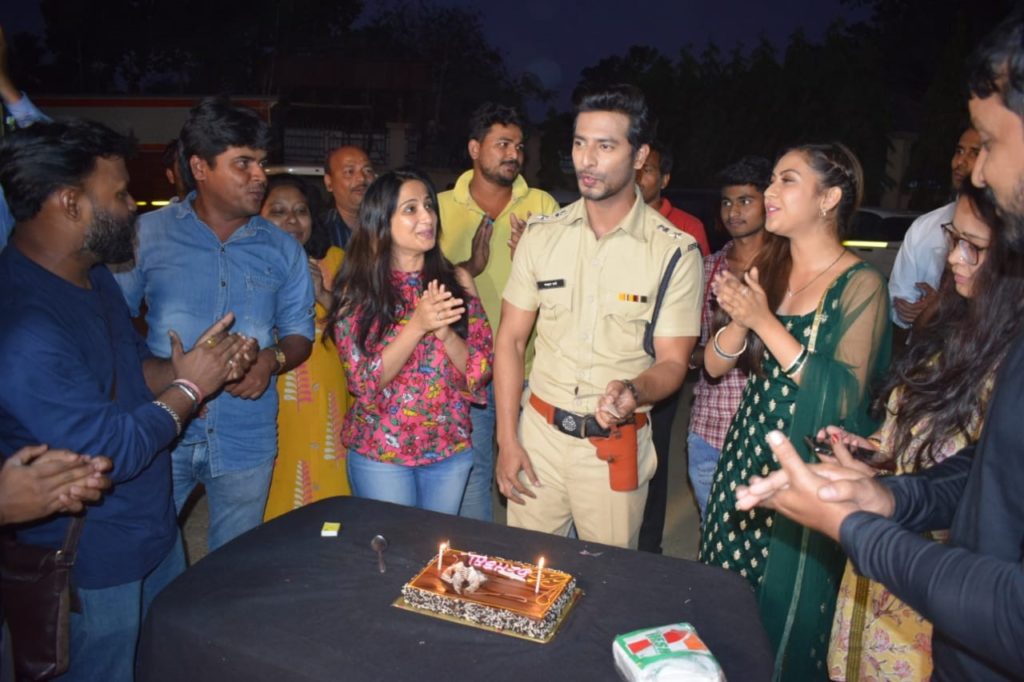 Sehban Azim’s birthday celebrations on the sets of Tujhse Hai Raabta - 3