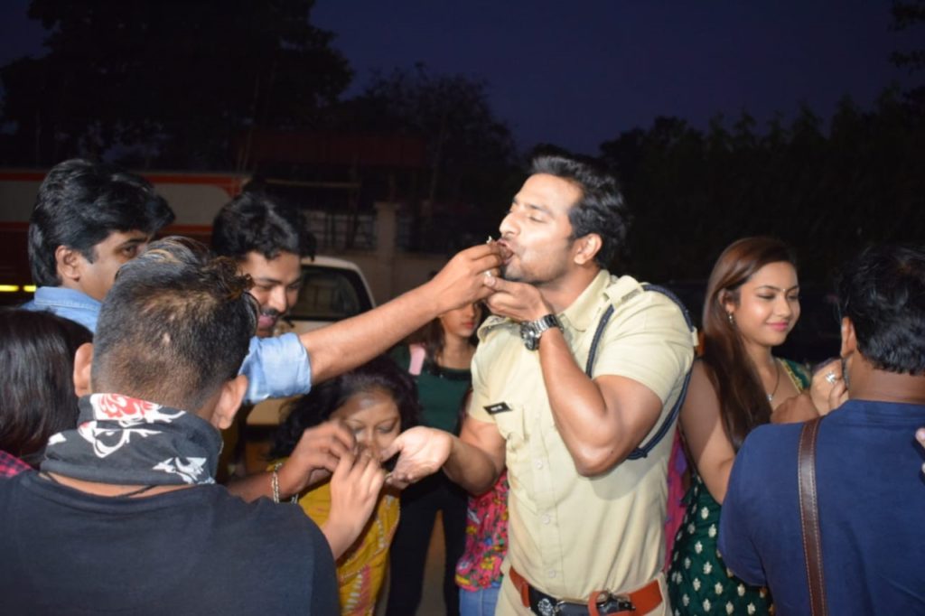 Sehban Azim’s birthday celebrations on the sets of Tujhse Hai Raabta - 6